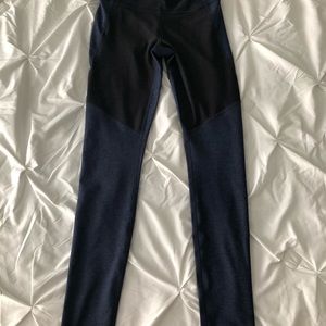 Outdoor Voices Two-Tone Warm Up Legging Size S